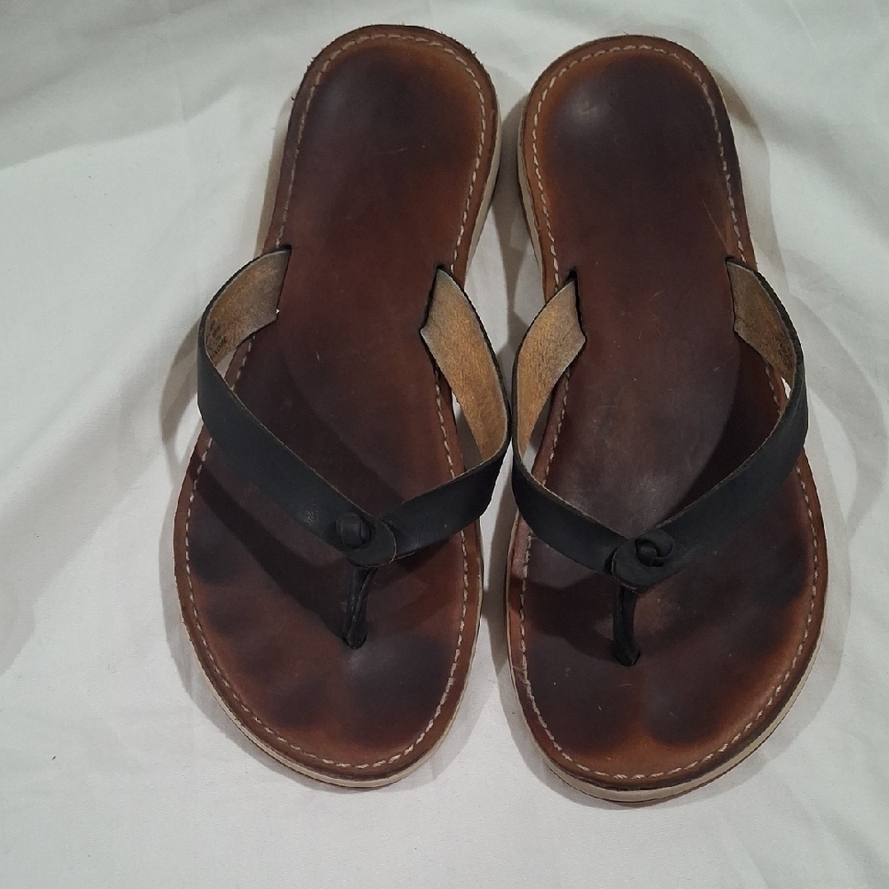 OluKai Women's Black and Brown Flip-Flops Size 9